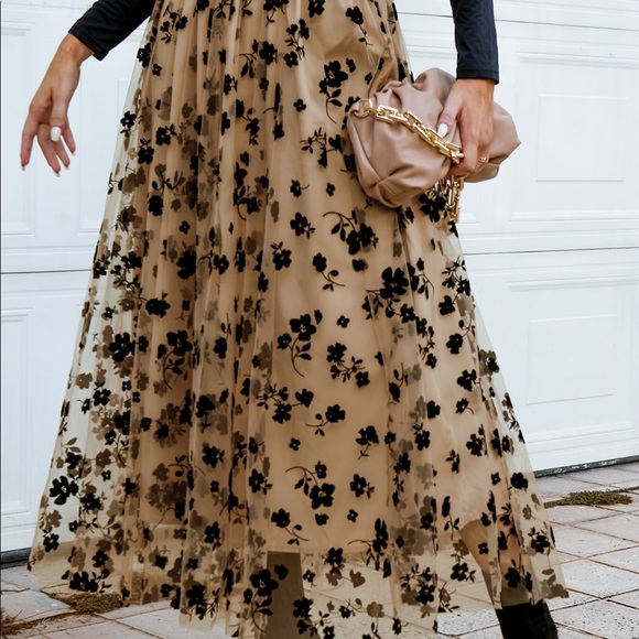 Cupshe skirt - Picture 2 of 3